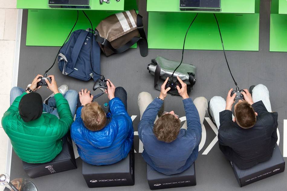 Xbox One'a Aynı Anda En Fazla 8 Kontrol Cihazı Bağlanabilir 