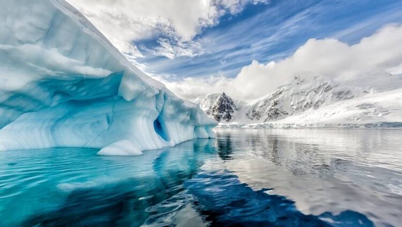 Antarktika'da Ilık Su Gölü Bulundu! 