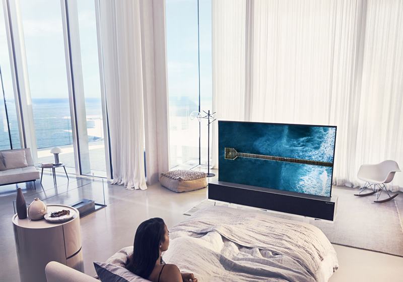 LG'den Dünyanın İlk Kıvrılabilen OLED TV'si 