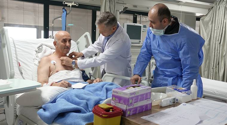 Türk Bilim İnsanları Yeni Ameliyat Yöntemi Geliştirdi  