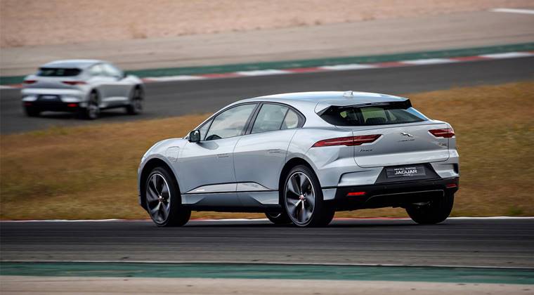 Jaguar'a Yılın Otomobili Ödülü 