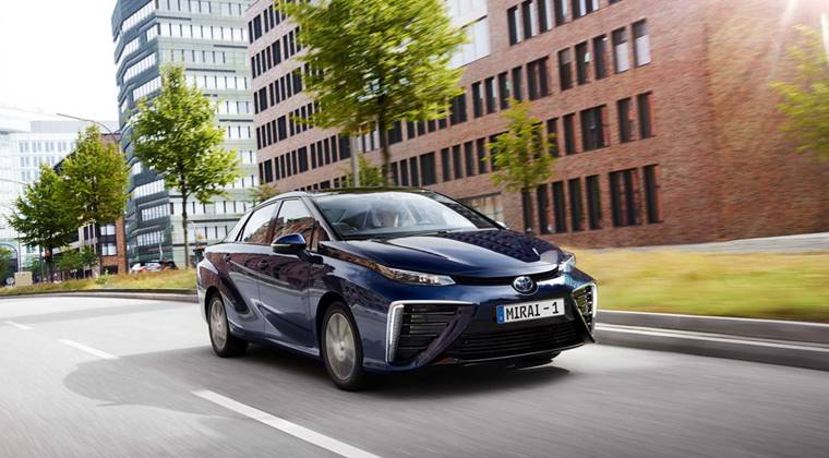 Paris Taksileri Hidrojen Yakıtlı Toyota Mirai’ler Oluyor 