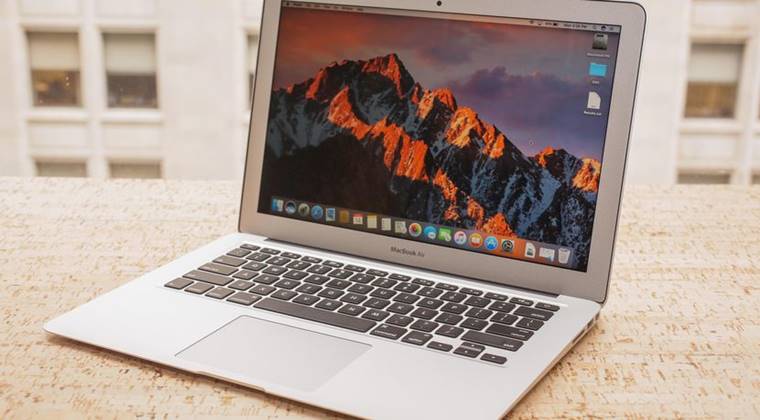 Apple, En Son Tanıtılan MacBook Klavye Sorunlarını Kabul Etti 