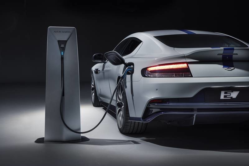Aston Martin'in İlk Elektrikli Otomobili Üretime Hazır  