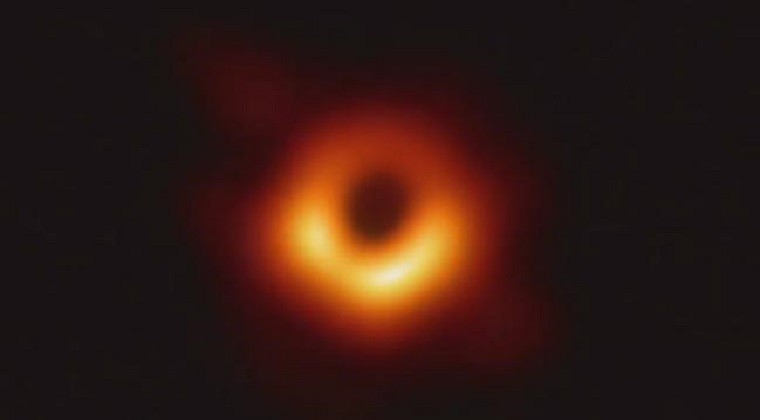 Event Horizon Teleskopu ile İlk Kara Delik Fotoğrafı Yayınlandı 