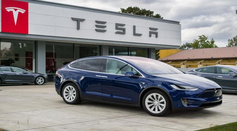 Tesla Bir Araba Sigortası Ürünü Başlattı 