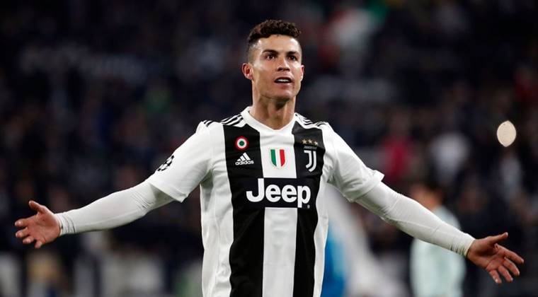 Cristiano Ronaldo, Instagram’da 200 Milyon Takipçiye Ulaşan İlk Kişi Oldu 
