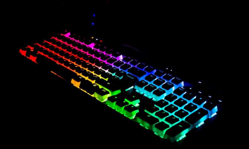 Özelleştirilebilir RGB Renkli Arka Işıklar Apple Mac Klavyelerine Gelebilir!  
