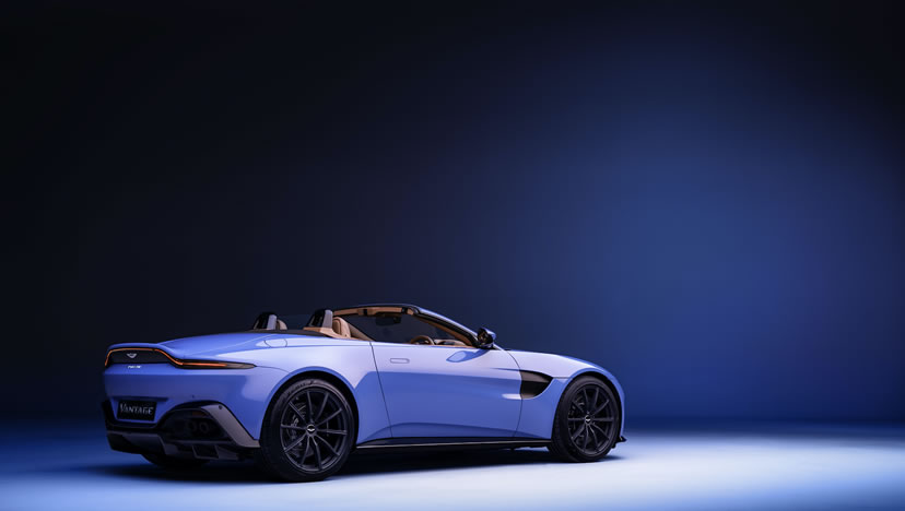 Dünyanın En Hızlı Açılan Tavanına Sahip Olan Aston Martin Vantage Roadster Tanıtıldı!  