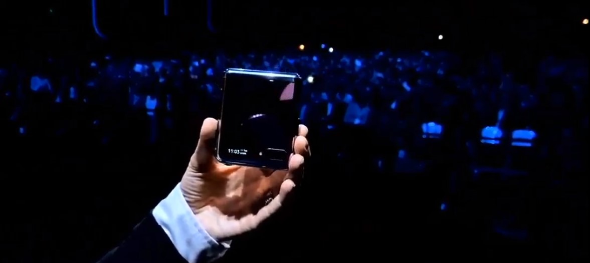 Samsung Galaxy Z Flip Tanıtıldı! İşte Galaxy Z Flip Özellikleri  