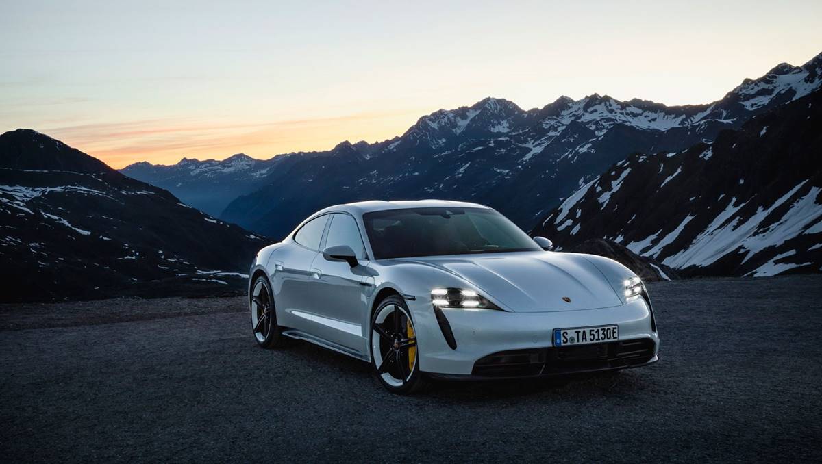 Porsche, Yıllık Otomobil Satışında Kendi Rekorunu Kırdı! 
