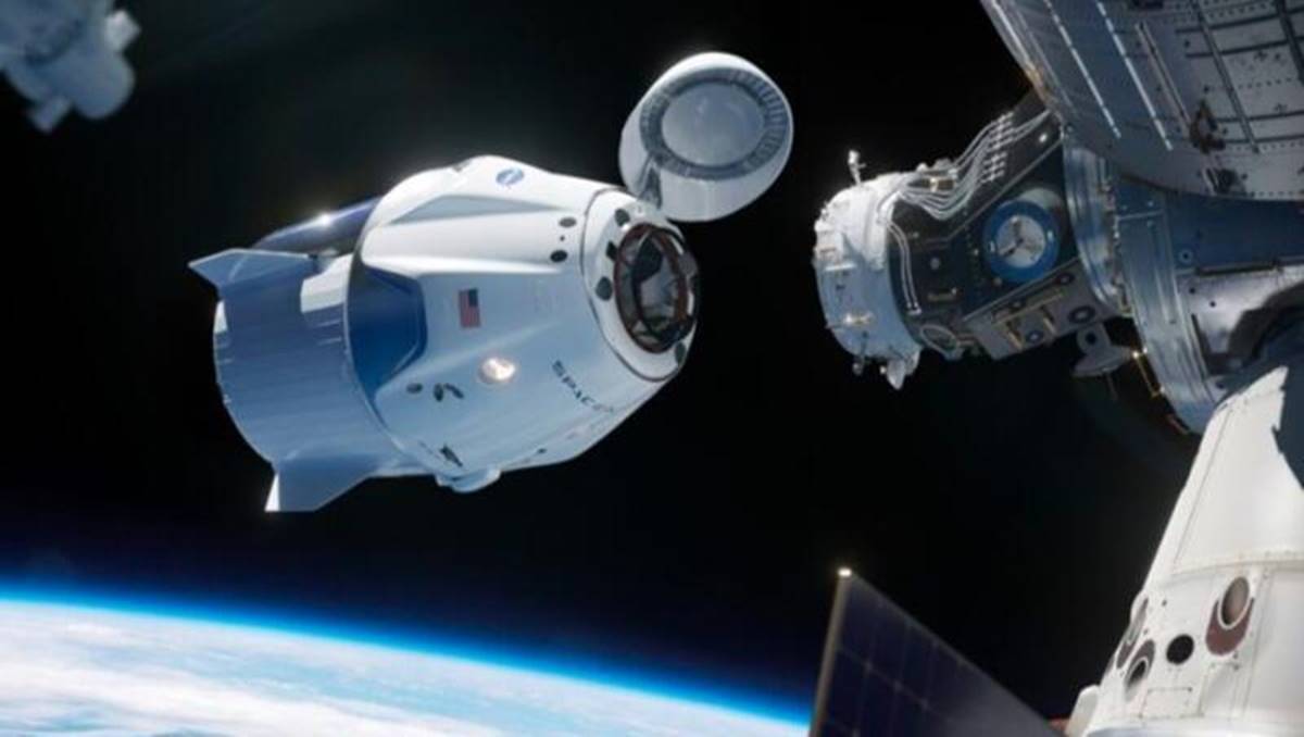 SpaceX’den Yeni Hamle: 60 Uydu Daha Yörüngede 