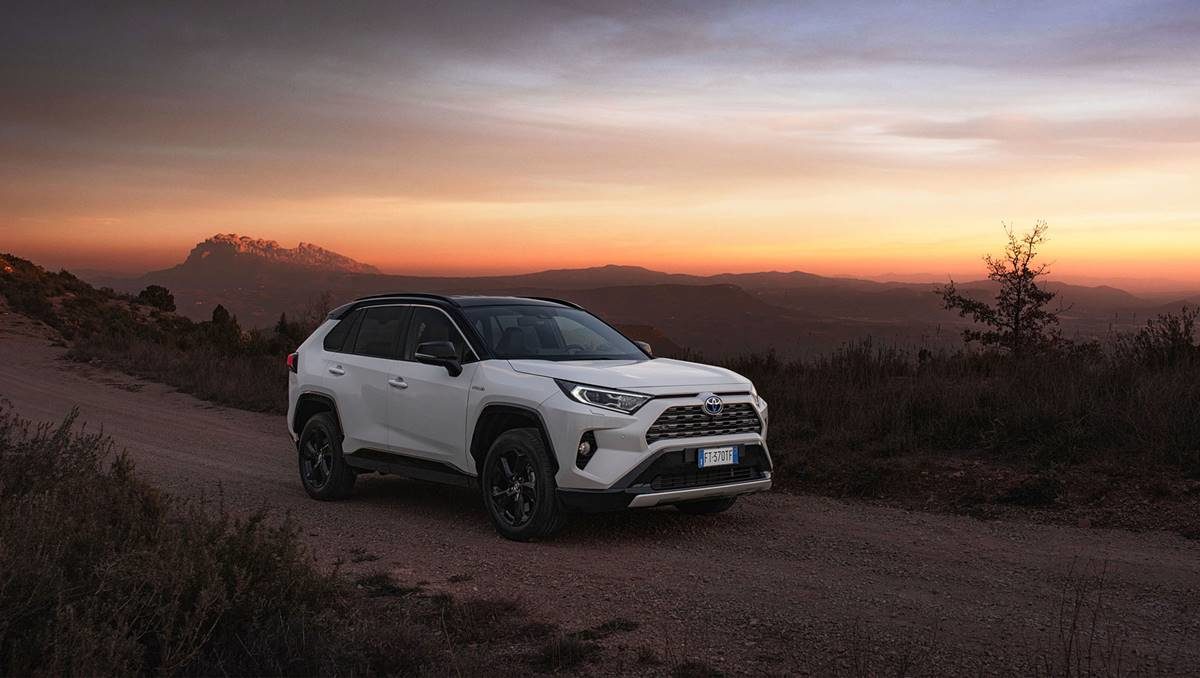 Toyota'dan RAV4 Hybrid Passion X-Sport Modeli  