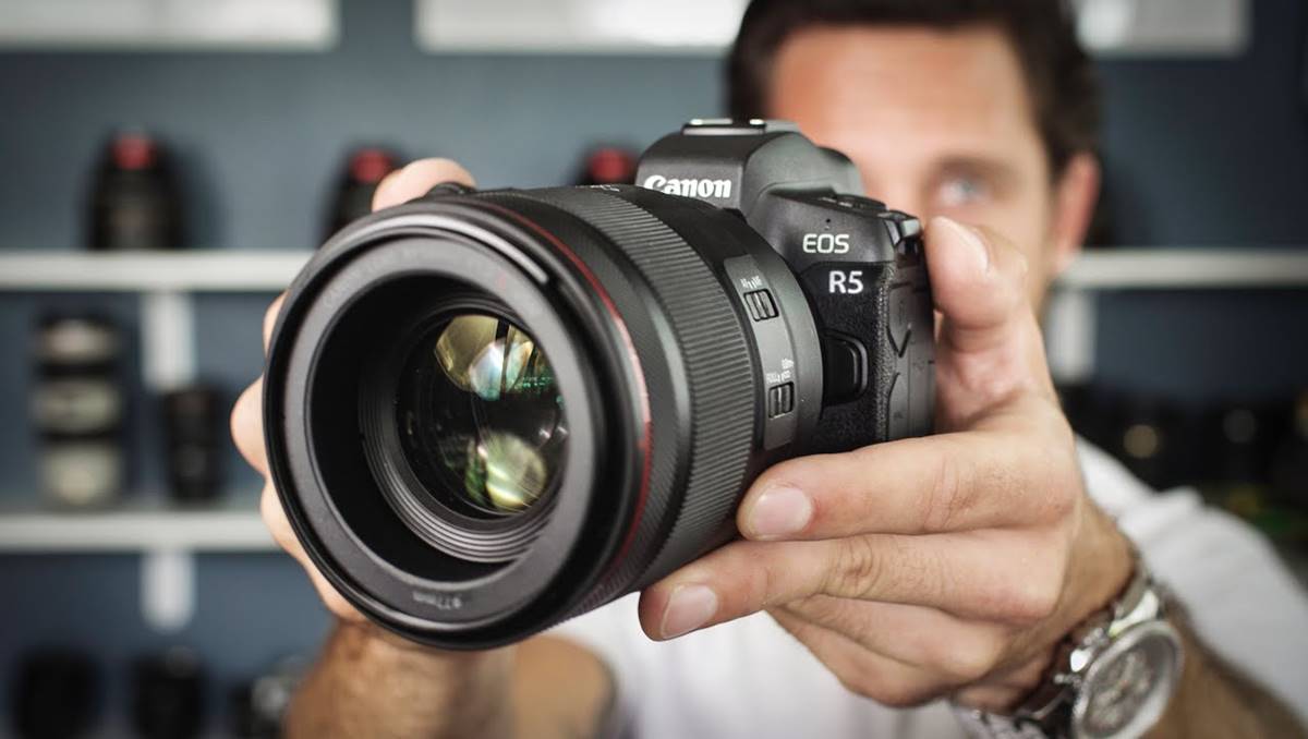 Canon EOS R5, Yeni Özellikleri ile Rakiplerine Taş Çıkarıyor! 