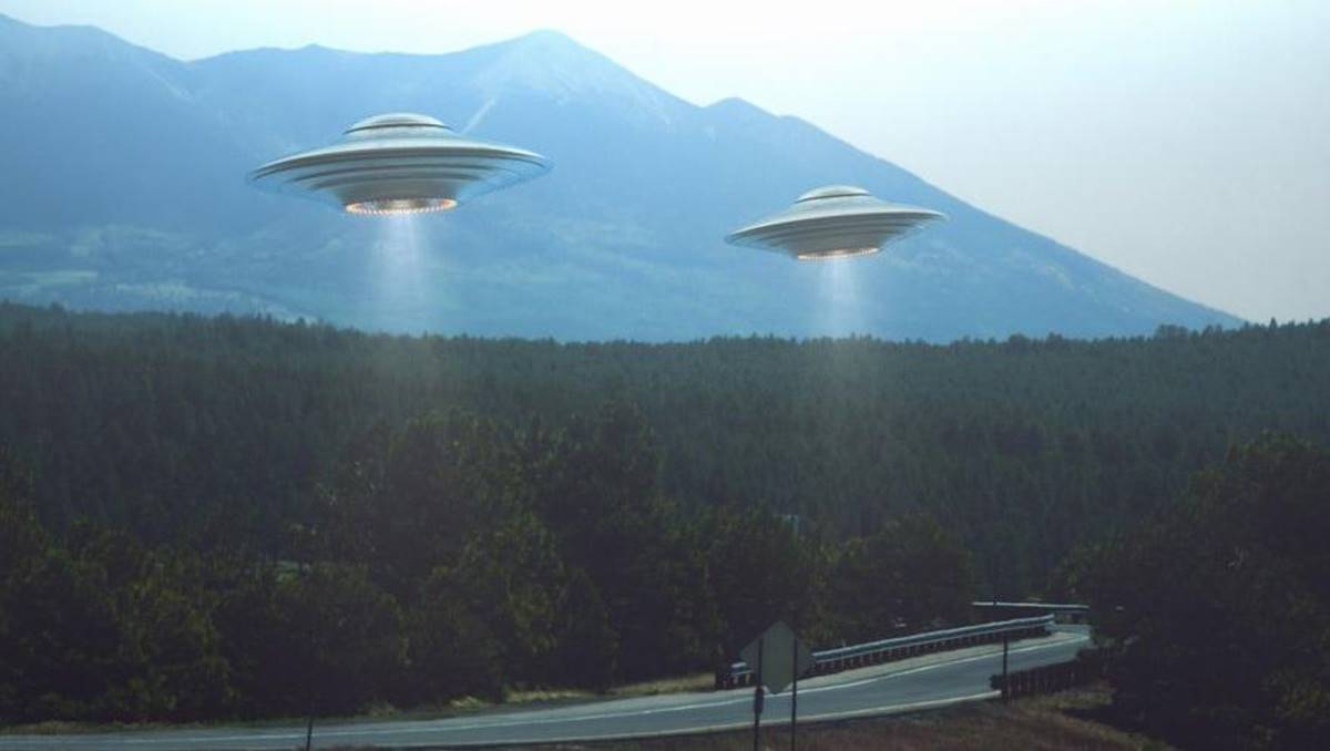 Sosyal Medya Çalkalanıyor: Pentagon, 2015 Yılına Ait UFO Görüntülerini Yayınladı! (Video) 