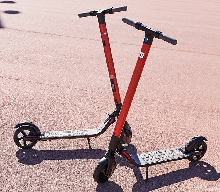 Otomobil Üreticisi SEAT'dan Elektrikli Scooter EXS KickScooter Tanıtıldı  