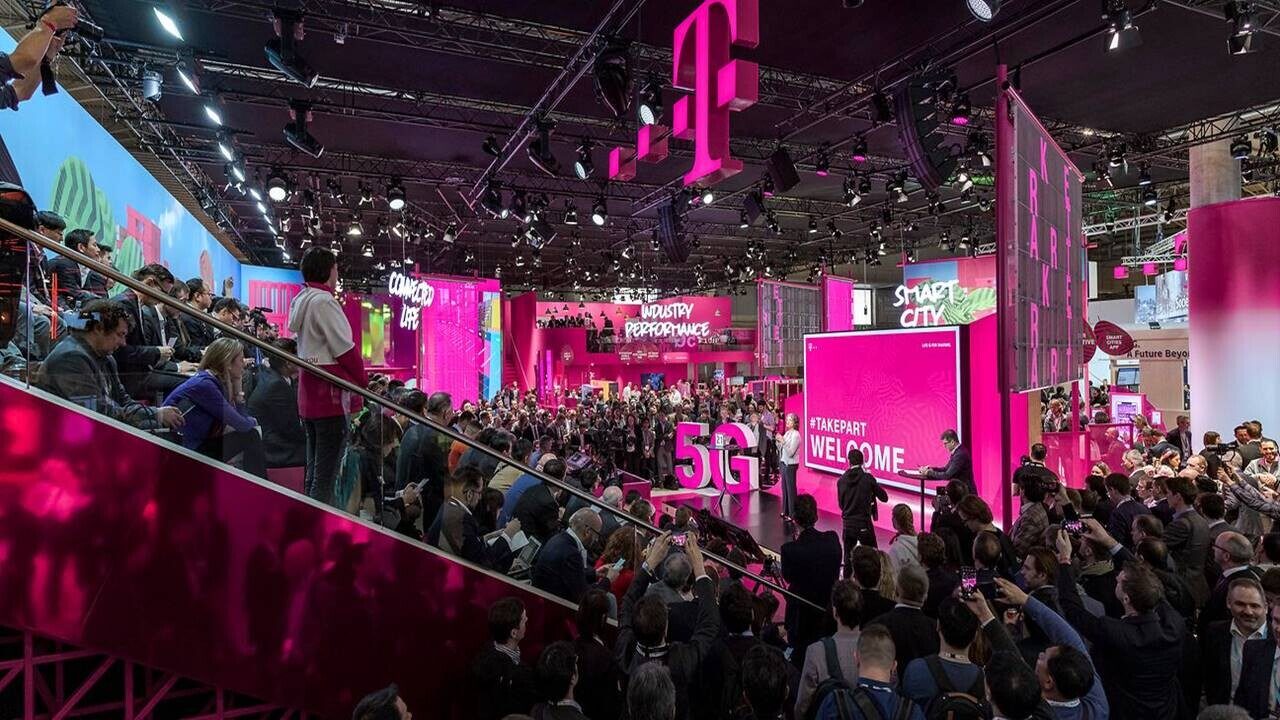 MWC 2021 Tam 4 Ay Ertelendi  