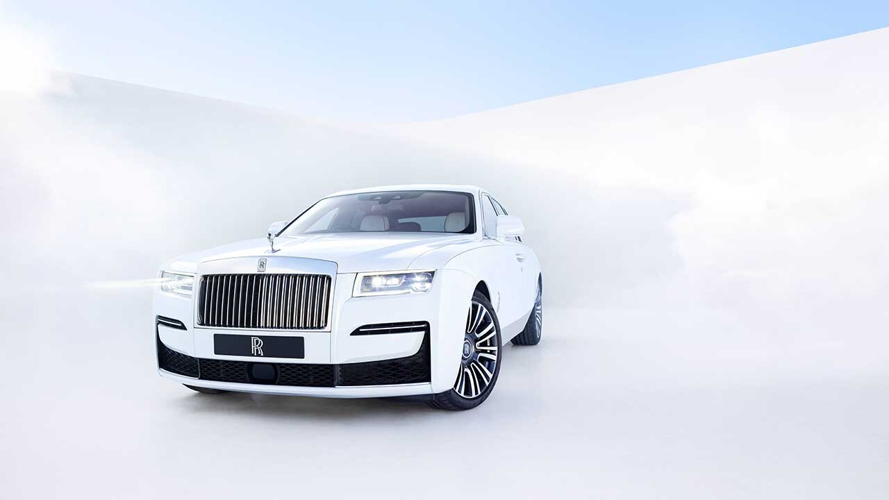 Rolls-Royce Yeni Nesil Ghost'u Tanıttı  