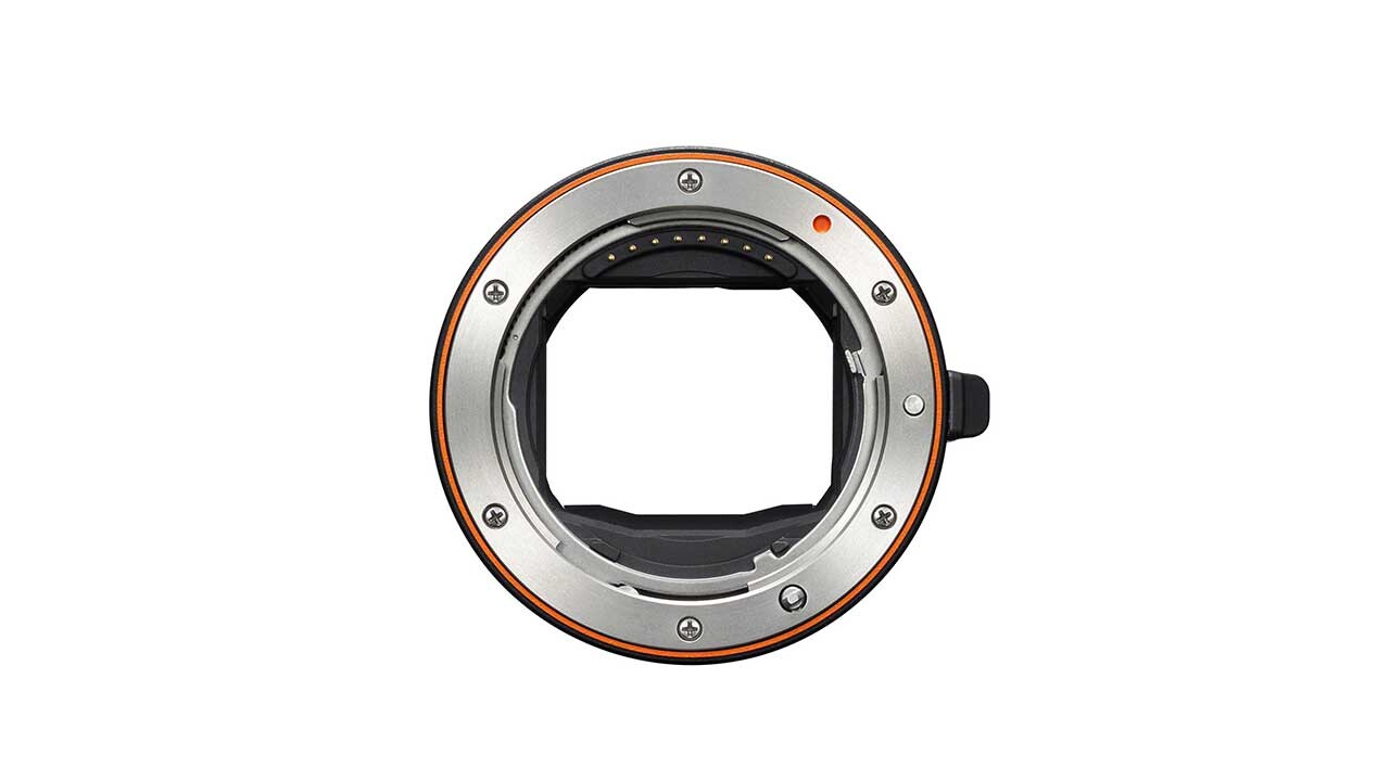Sony, Yeni LA-EA5 Lens Adaptörünü Kullanıma Sunuyor 