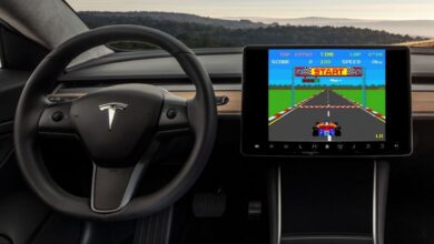 Tesla, Araçlarına Oyun Geliştiricisi Arıyor  