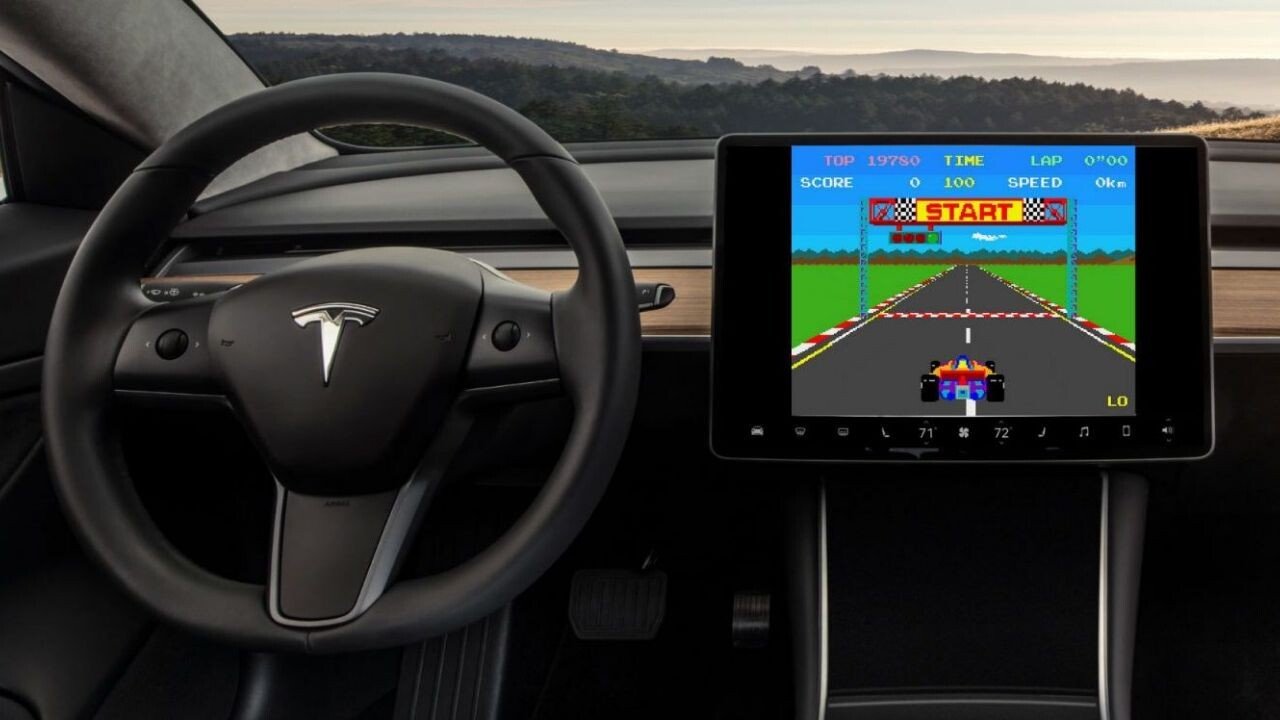Tesla, Araçlarına Oyun Geliştiricisi Arıyor 