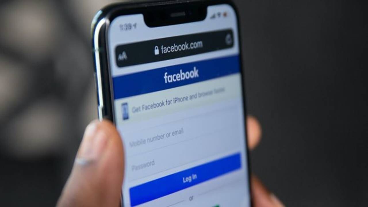 Facebook, Holokostu Reddeten Gönderileri Yasaklayacak 