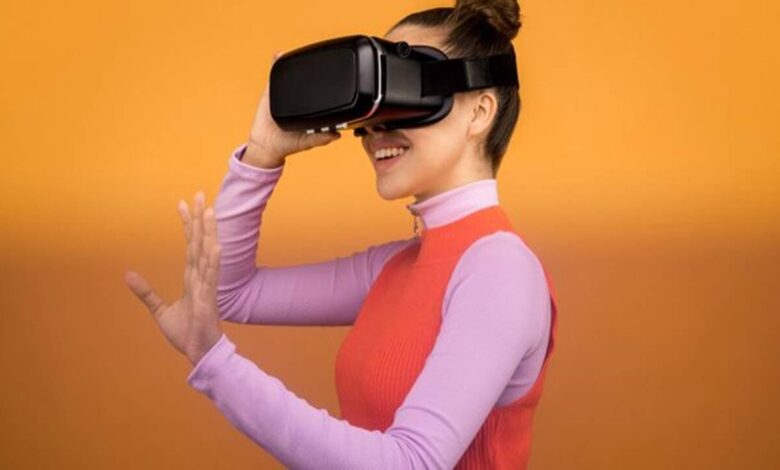 Apple'ın İlk VR Gözlüğü Fanlı Olacak ve Kumaşla Kaplanacak 
