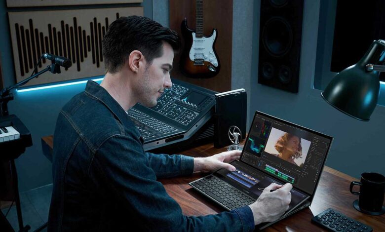 ASUS 4K Çözünürlüğe Sahip Çift Ekranlı Dizüstü Bilgisayarı: Zenbook Pro Duo OLED UX582 