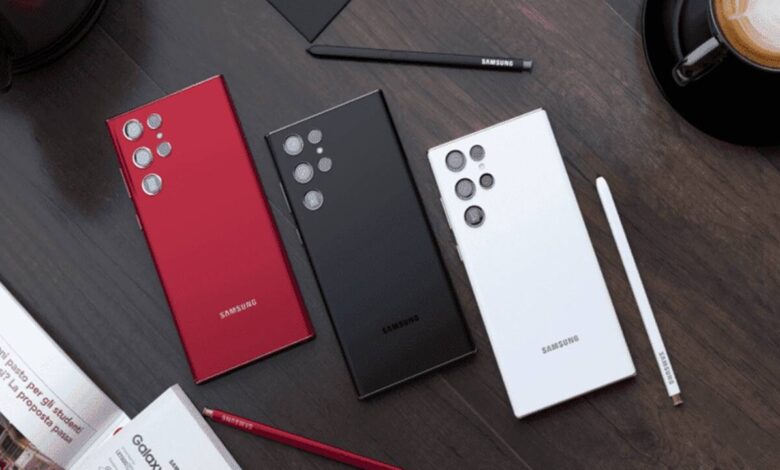 Samsung Galaxy S22 ve Galaxy S22 Plus Düz Ekranlara Sahip Olacak 