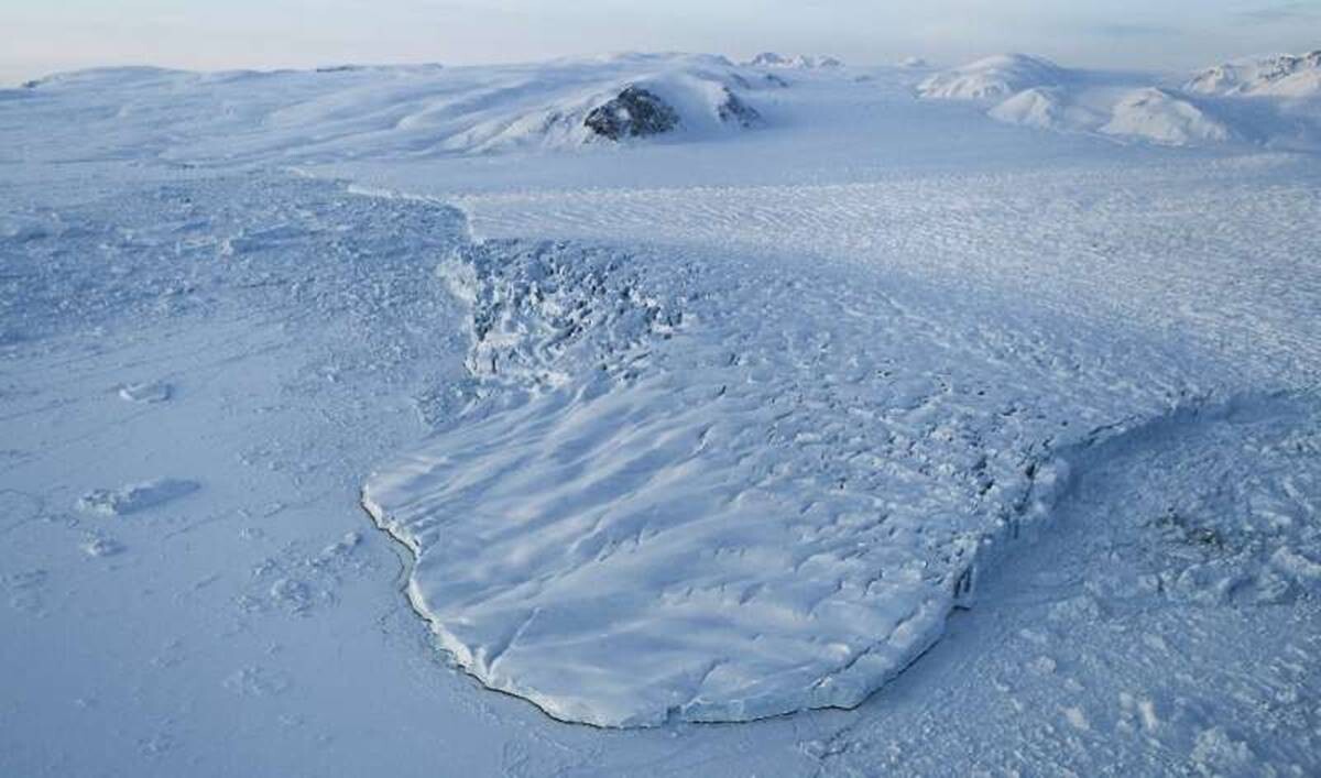 Grönland'da Aşırı Buz Erimesi Küresel Sel Riskini Artırdı  