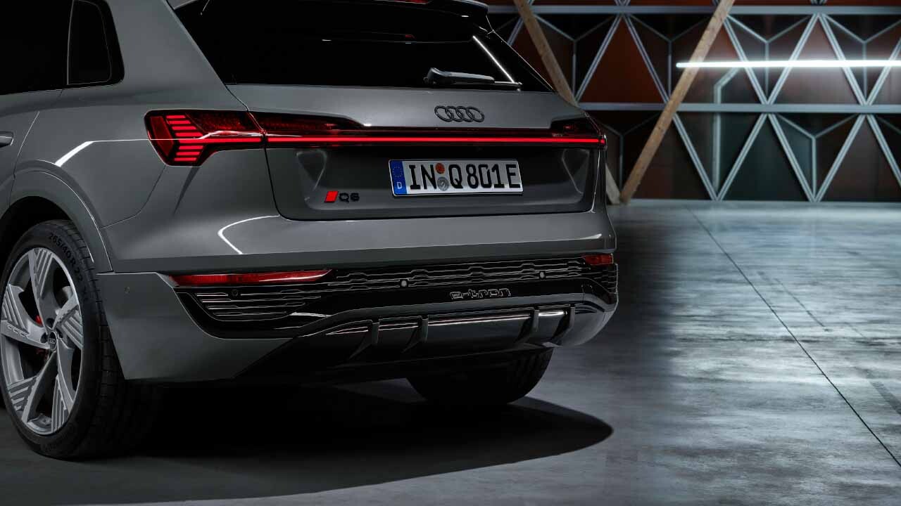 Audi Logosunu Yeniden Tasarladı  
