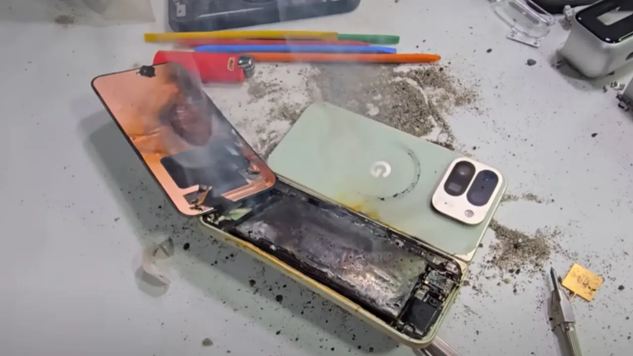 Pixel 10 Pro Fold Bükülme Testinde Patladı, Dayanıklılık Testini Geçemedi 