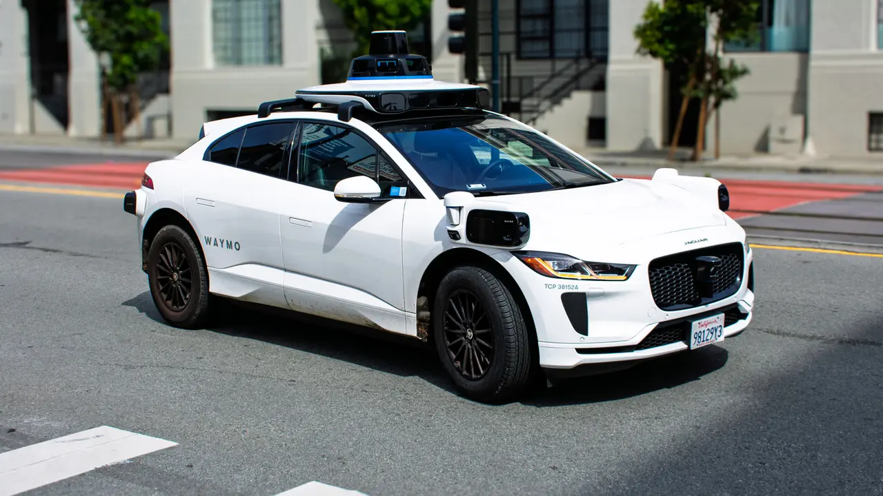 Sürücüsüz Waymo Aracı Dahi DUI Kontrol Noktasında Durabilir 