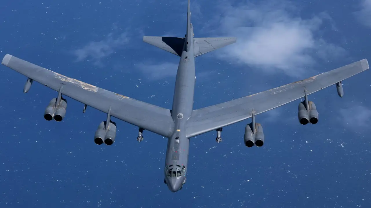 B-52H Bombardıman Uçağı En Yeni Nükleer Füze Testinde 