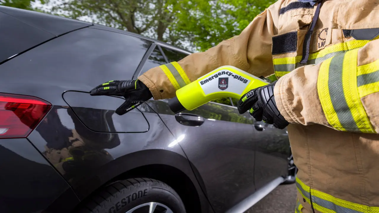 Emergency Plug Nedir? İtfaiyenin Elektrikli Araçlarda Kullanımı 