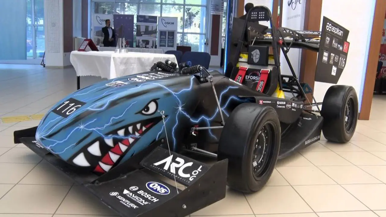 Türkiye'nin En Hızlı Yerli Elektrikli Yarış Aracı UR-06E Geliyor 