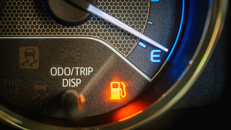 Yakıtta 1/4 Kuralı: Uzun Vadede Masrafları Azaltmanın Yolu Yakıtta 1/4 Kuralı: Uzun Vadede Masrafları Azaltmanın Yolu