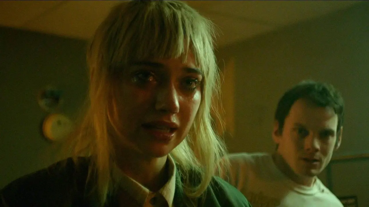 Şimdi İzlemeniz Gereken Film: 10 Yıllık Bir Punk Rock Gerilimi Şimdi İzlemeniz Gereken Film: 10 Yıllık Bir Punk Rock Gerilimi