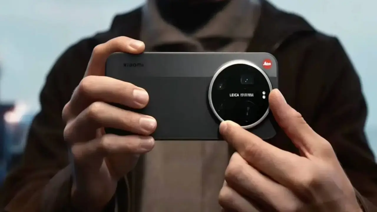 Xiaomi 18 Pro Sızıntıları: Özel AI Tuşu Yeniden Geri Dönüyor Xiaomi 18 Pro Sızıntıları: Özel AI Tuşu Yeniden Geri Dönüyor