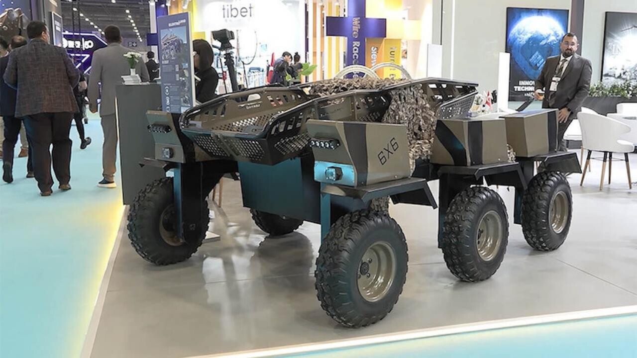 6x6 GÖKBÖRÜ İnsansız Kara Aracı İlk Kez Sergilendi 6x6 GÖKBÖRÜ İnsansız Kara Aracı İlk Kez Sergilendi