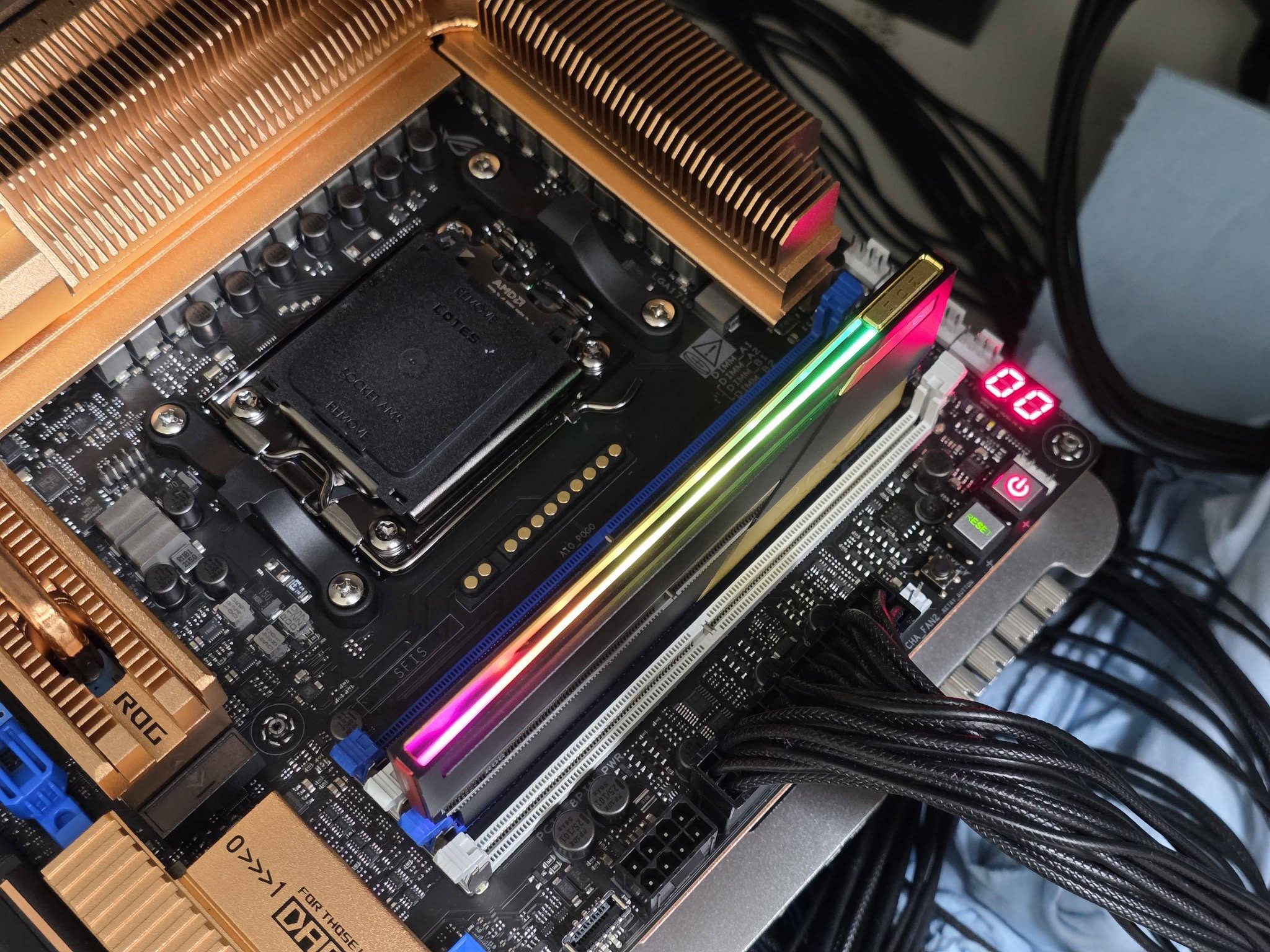 ASUS ROG DDR5 Belleği 8800 MT/s Hızında - 2 ASUS ROG DDR5 Belleği 8800 MT/s Hızında - 2