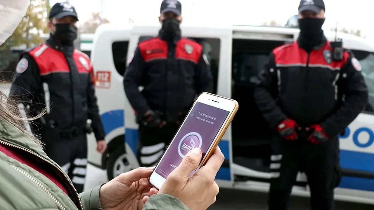 İçişleri Bakanlığı'ndan Yeni Acil Yardım Uygulaması Duyurusu İçişleri Bakanlığı'ndan Yeni Acil Yardım Uygulaması Duyurusu