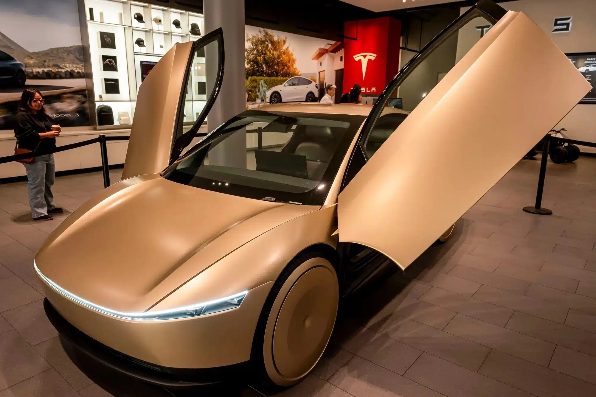 Tesla Robotaksi Yarışında Geride Kaldı: Veriler Şok Edici