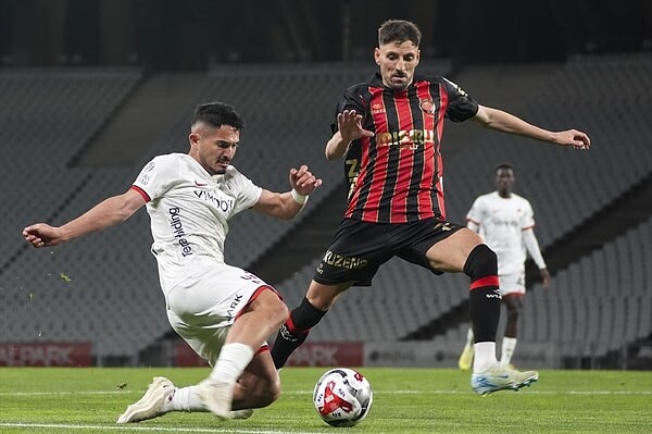 Süper Lig'de Şampiyonluk ve Düşme Hattı Maçları Cumartesi Günü Oynanacak Süper Lig'de Şampiyonluk ve Düşme Hattı Maçları Cumartesi Günü Oynanacak