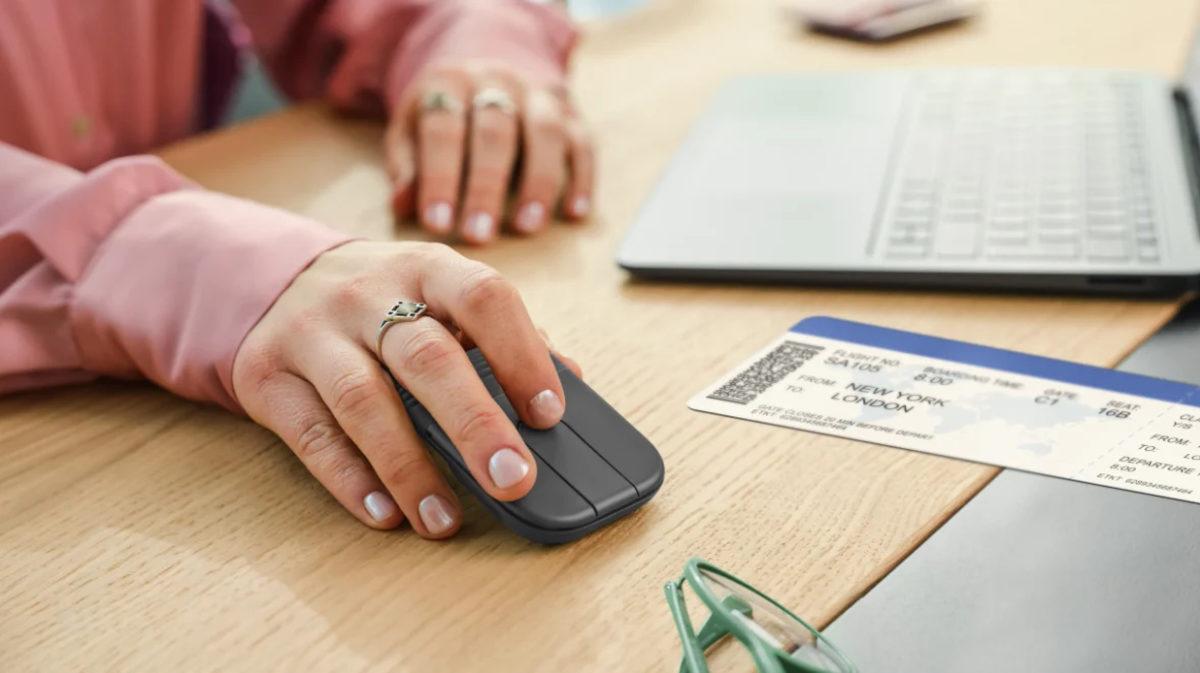 Logitech Mobi Fold: Katlanabilir Tasarımıyla Cebinize Girecek İlk Taşınabilir Mouse Logitech Mobi Fold: Katlanabilir Tasarımıyla Cebinize Girecek İlk Taşınabilir Mouse
